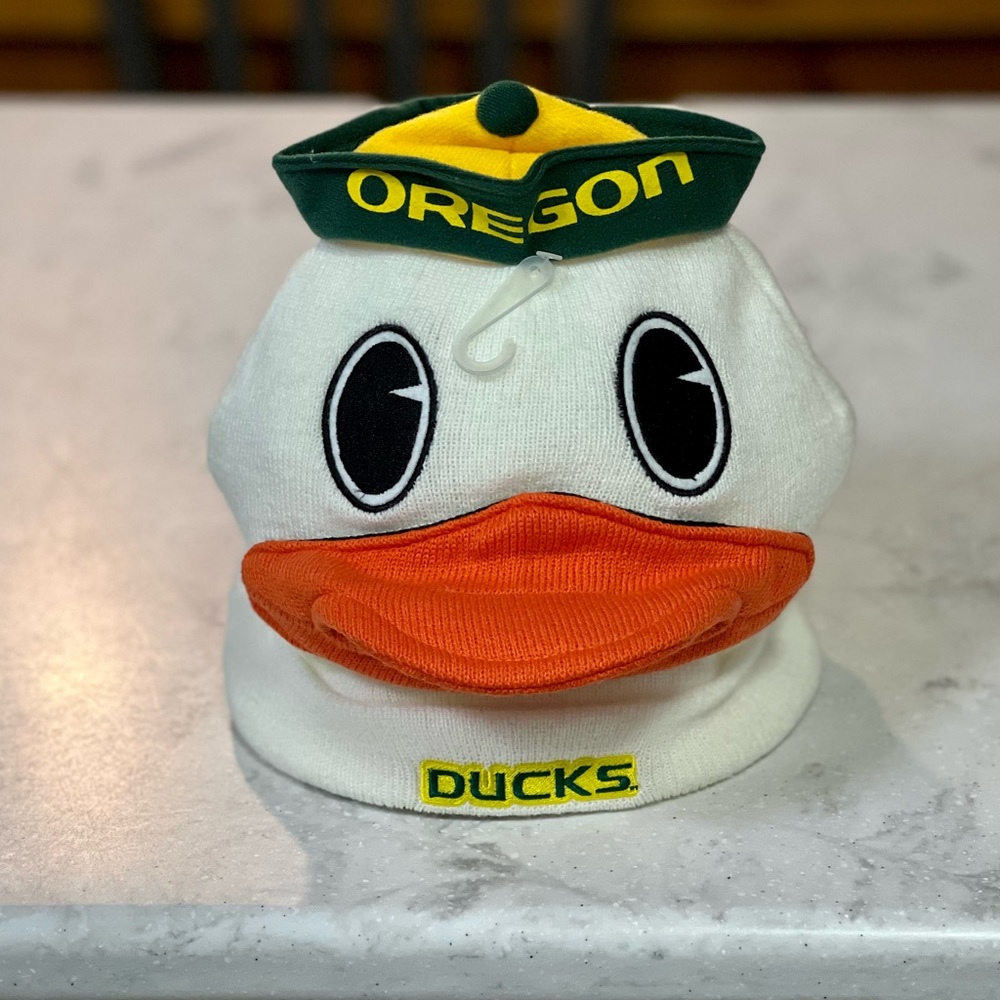 Zoozatz University of Oregon Ducks Beanie Adult ONE SIZE.
